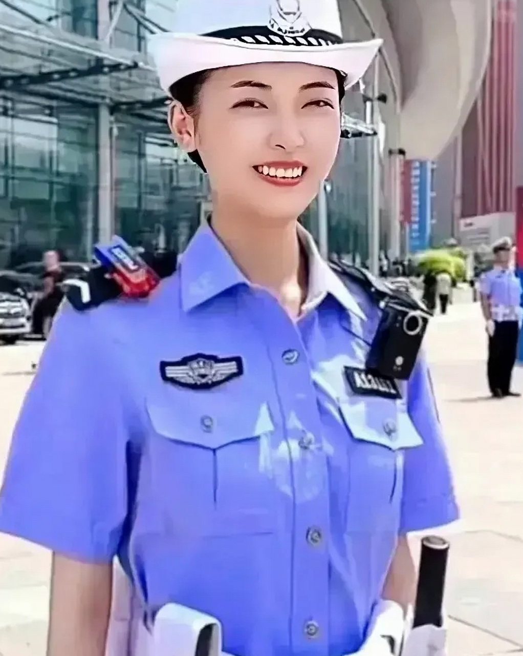 招蜂引蝶的女人图片