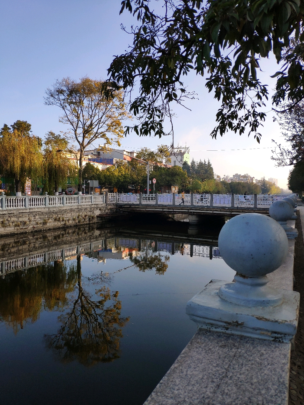 美丽马龙河风景秀丽