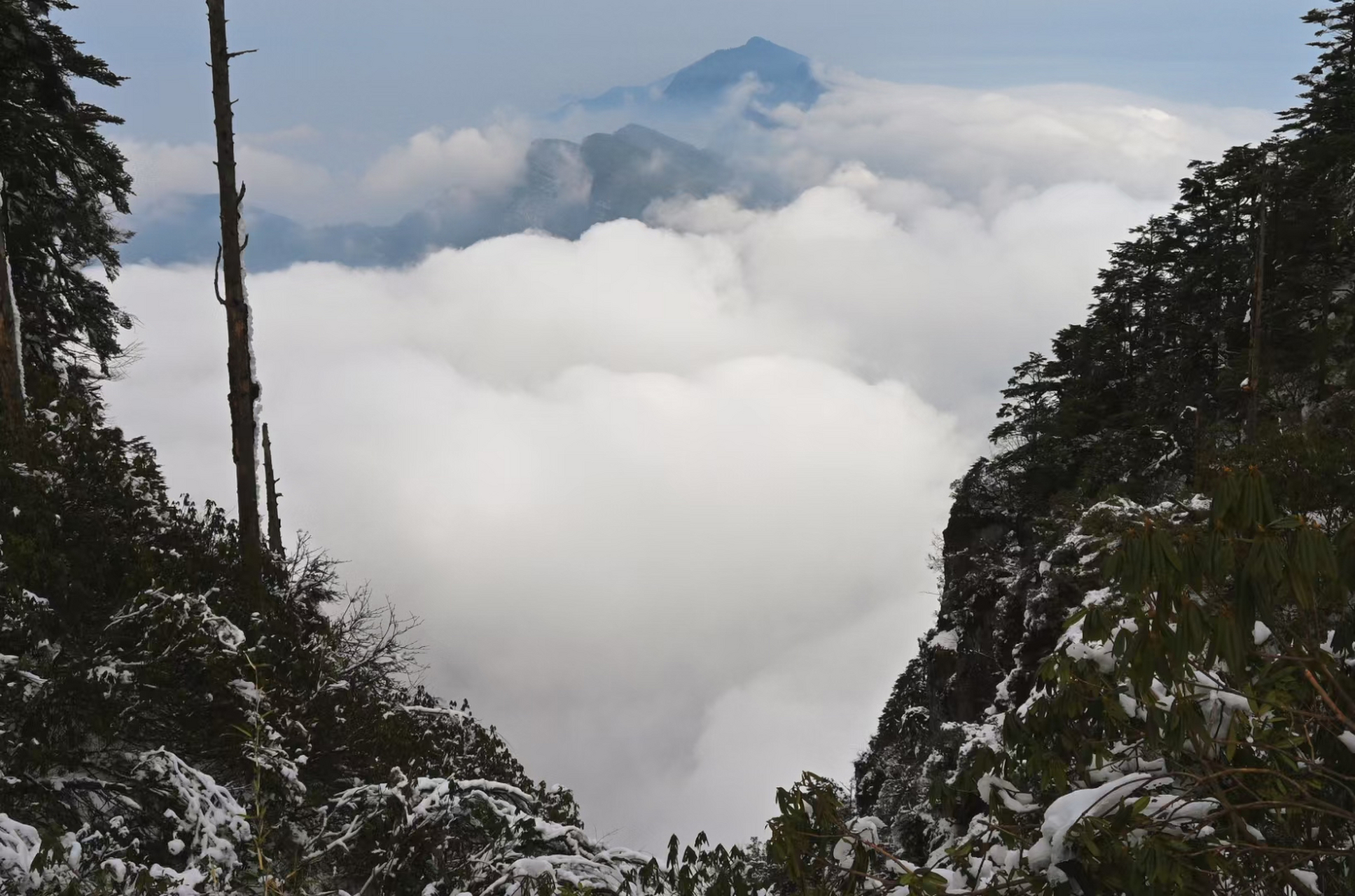 瓦屋山全景图图片