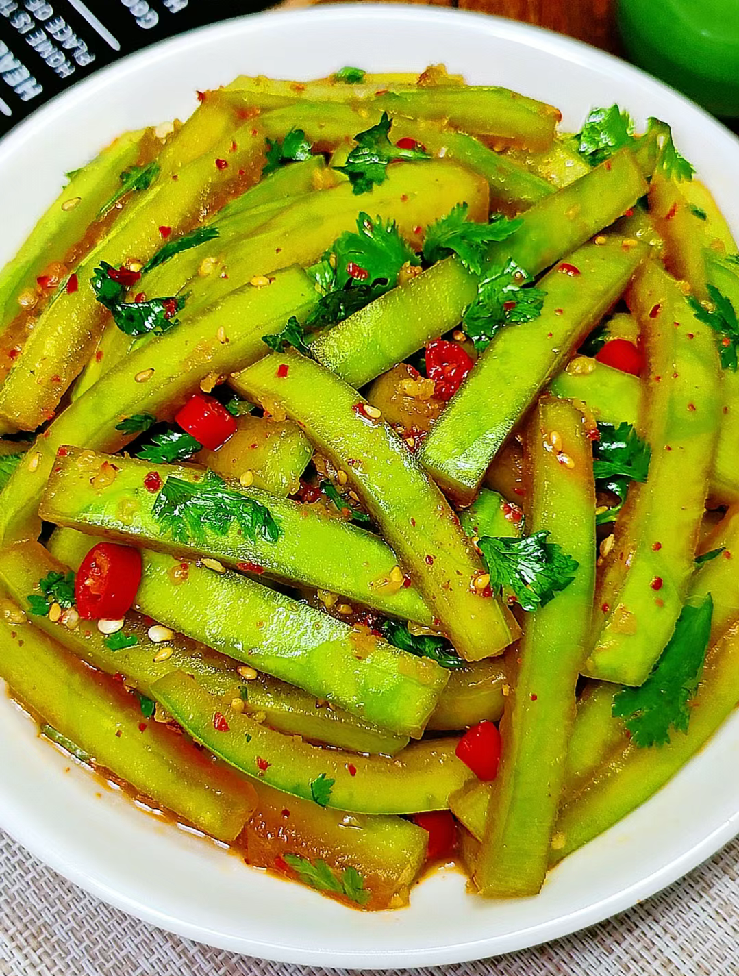 巨好吃的开胃小菜凉拌西瓜皮,做法简单,清脆可口,开胃解暑,爽口解腻!