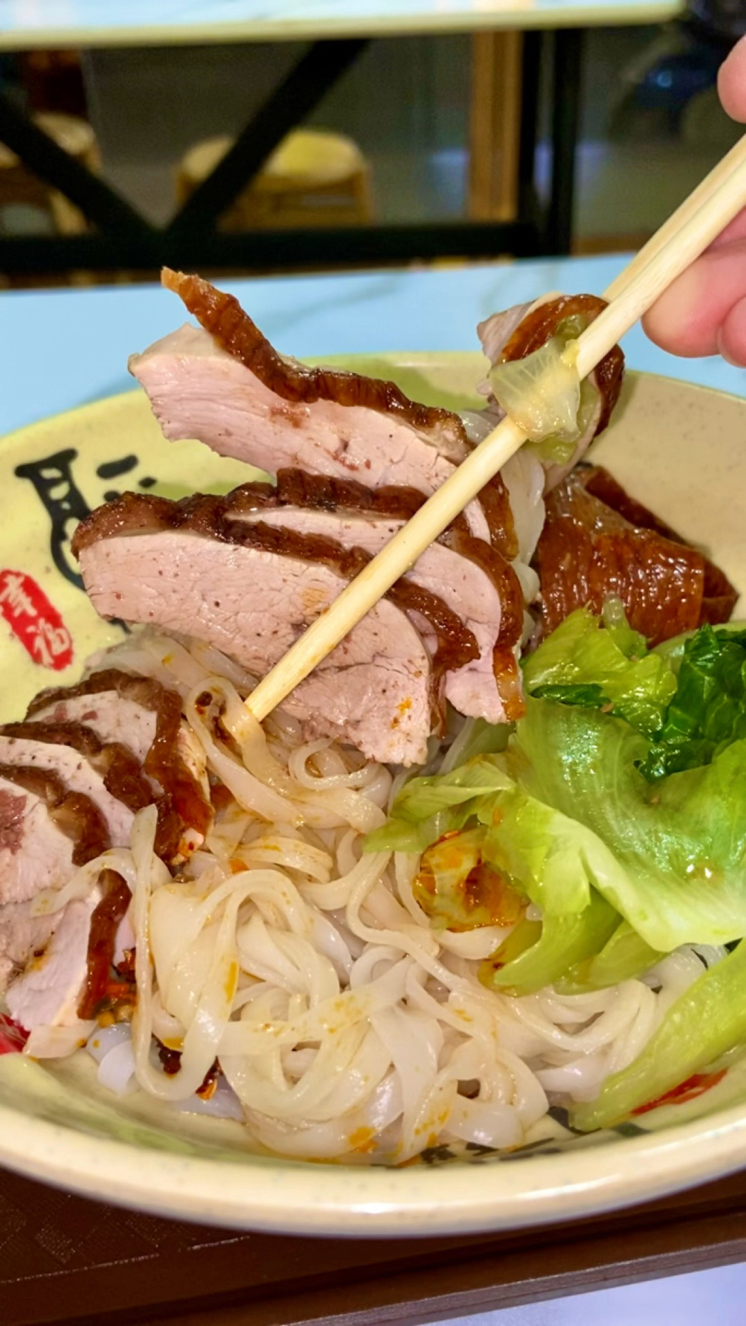 广西城中村烧鸭粉,8元一碗,量多又便宜!-度小视