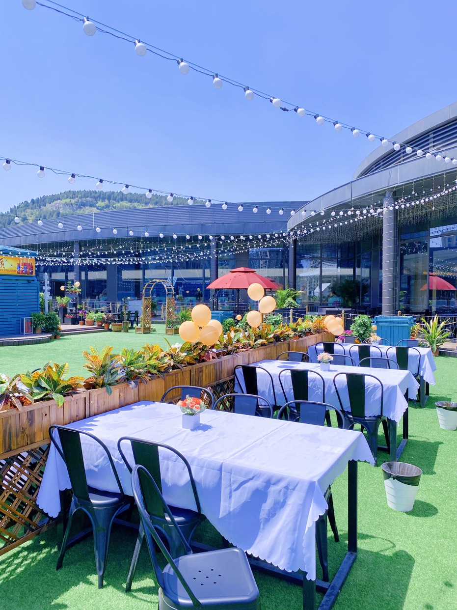 济南绝美空中花园餐厅浪漫求婚首选地 店名:聚·光年空中花园音乐餐厅