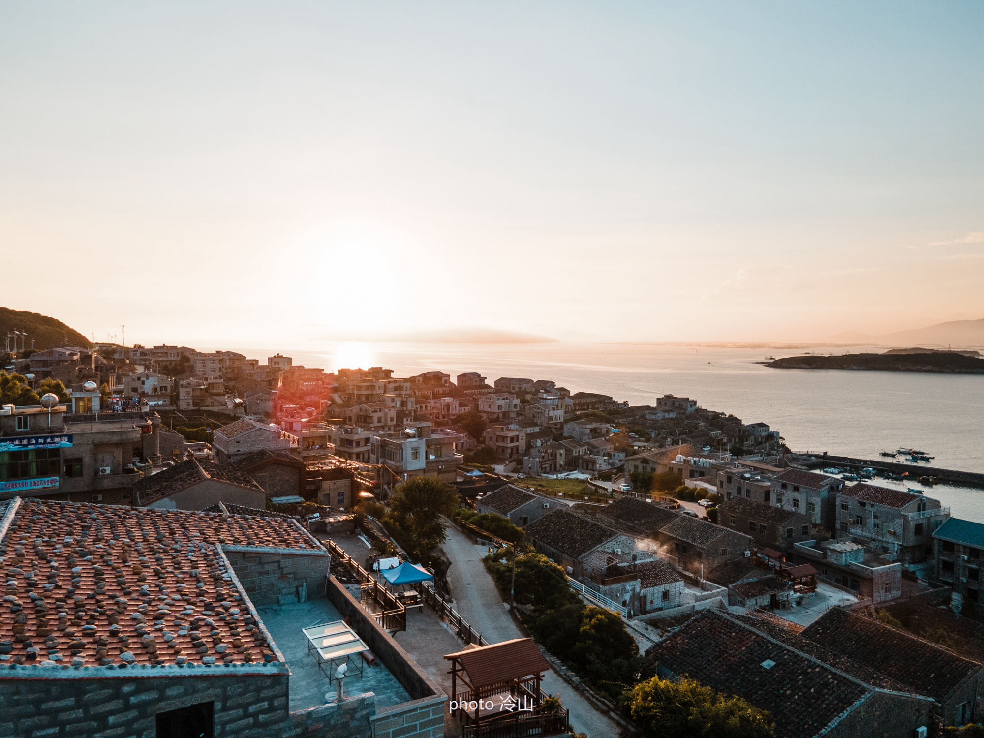 平潭北港村,古老石头厝的日出