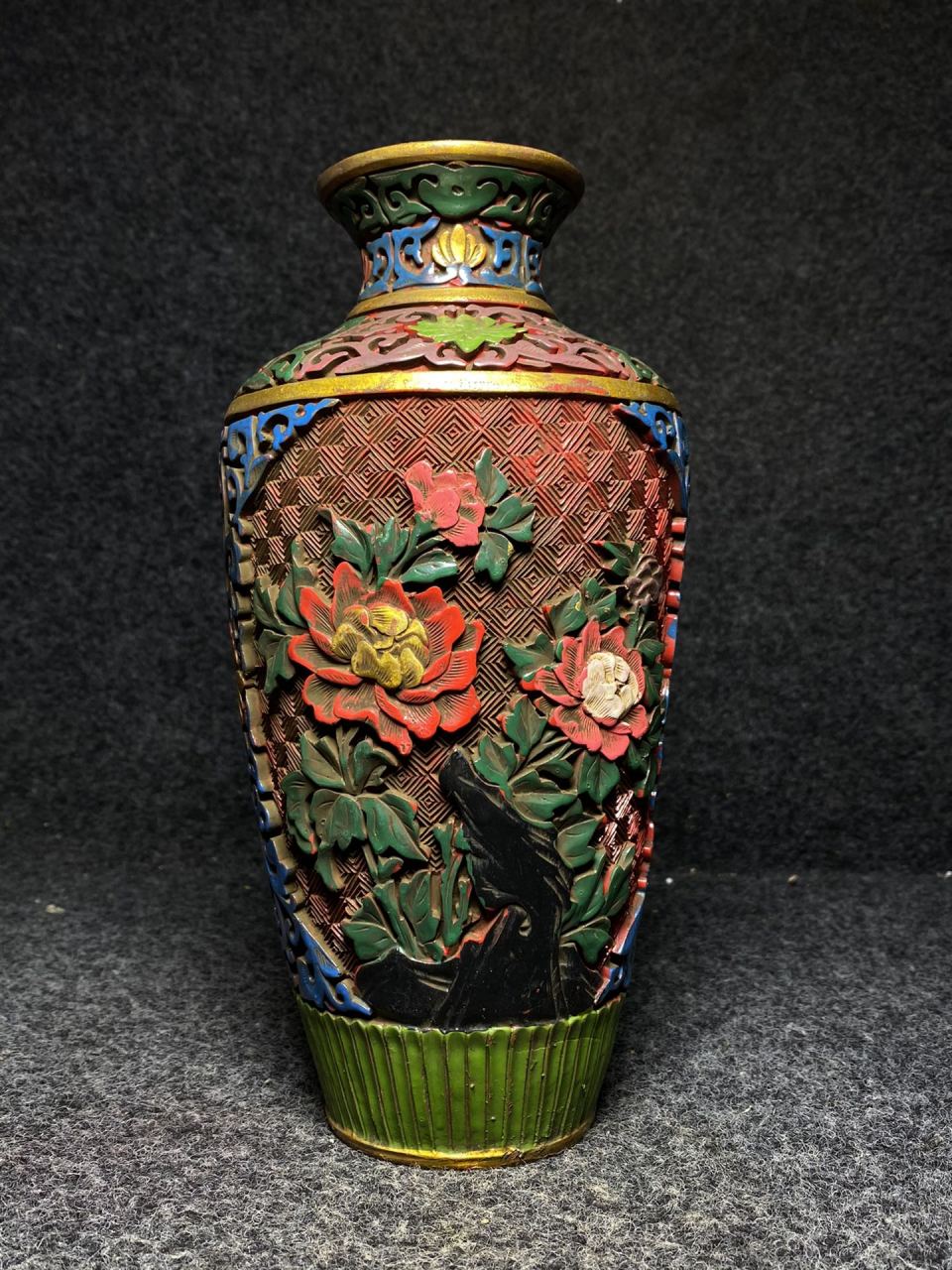 漆器花瓶 尺寸:长宽高:7.3/7.3/25厘米