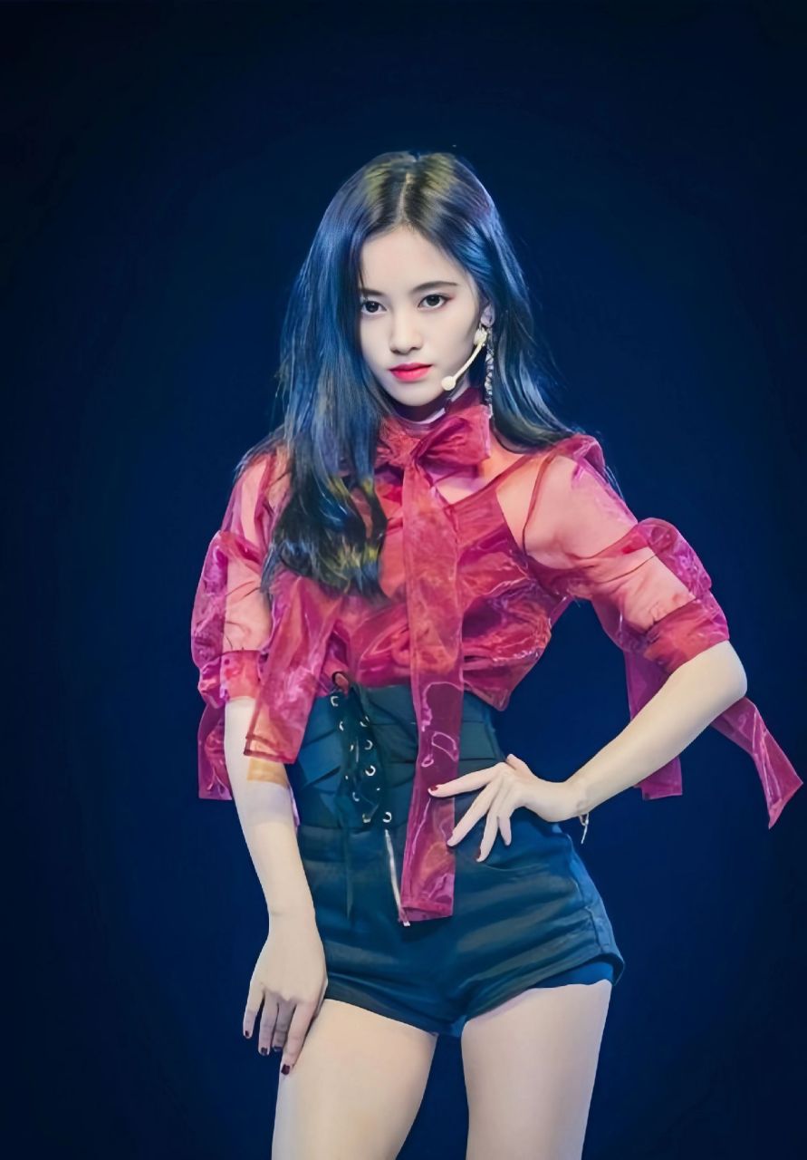 鞠婧祎就是我最好的文案,舞台上闪闪发光的美少女#明星的那些神图