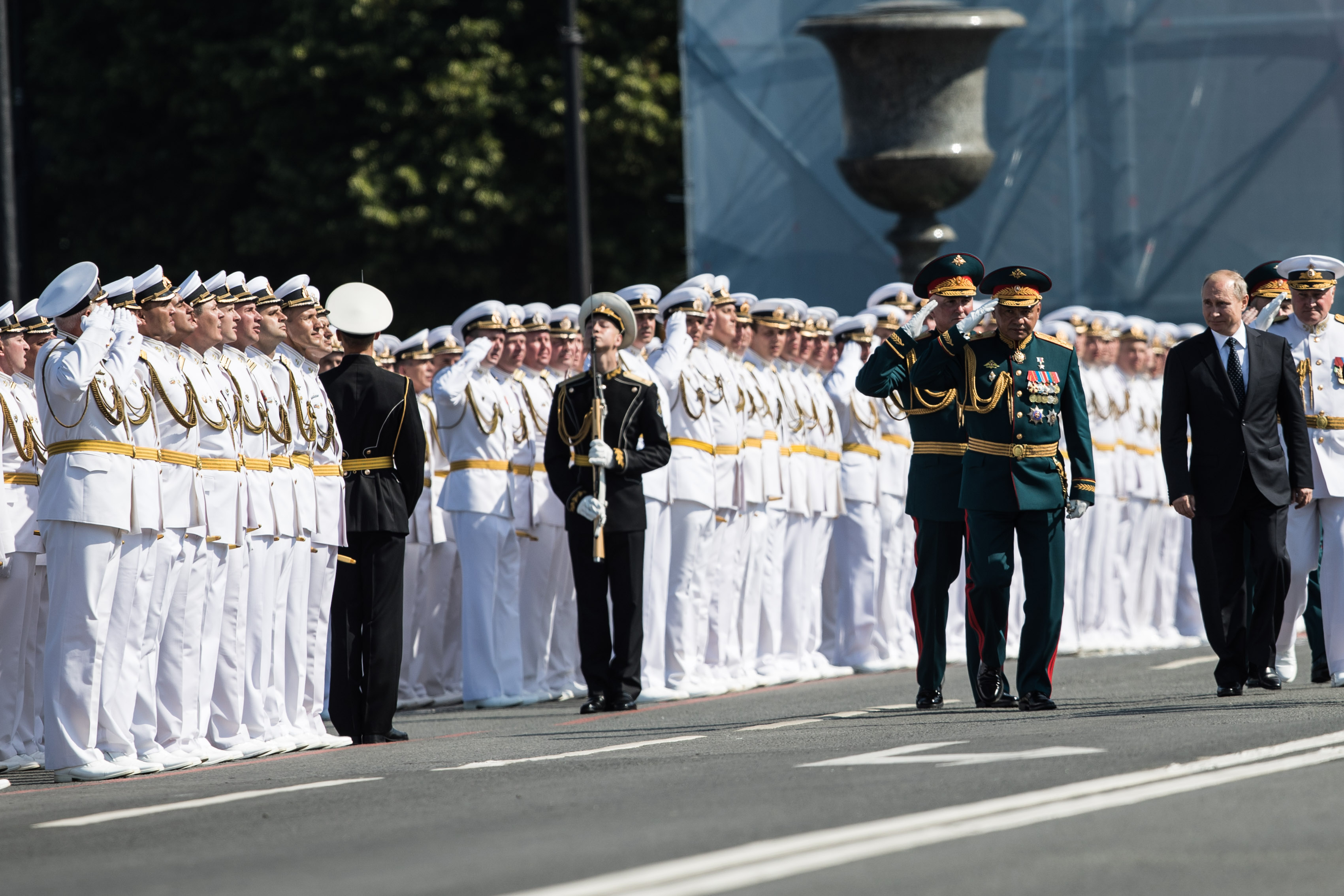 俄罗斯想跟中国做笔生意,库页岛开采权换055大驱,这买卖能做吗