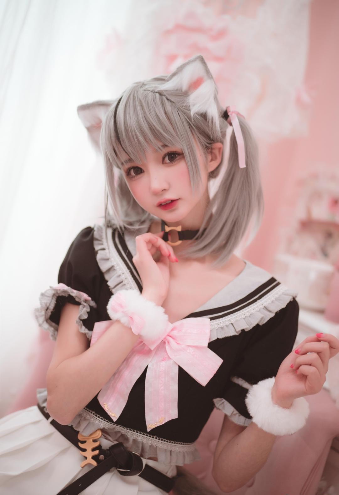 和平精英:猫咪驾到套装之软萌银虎cosplay秀