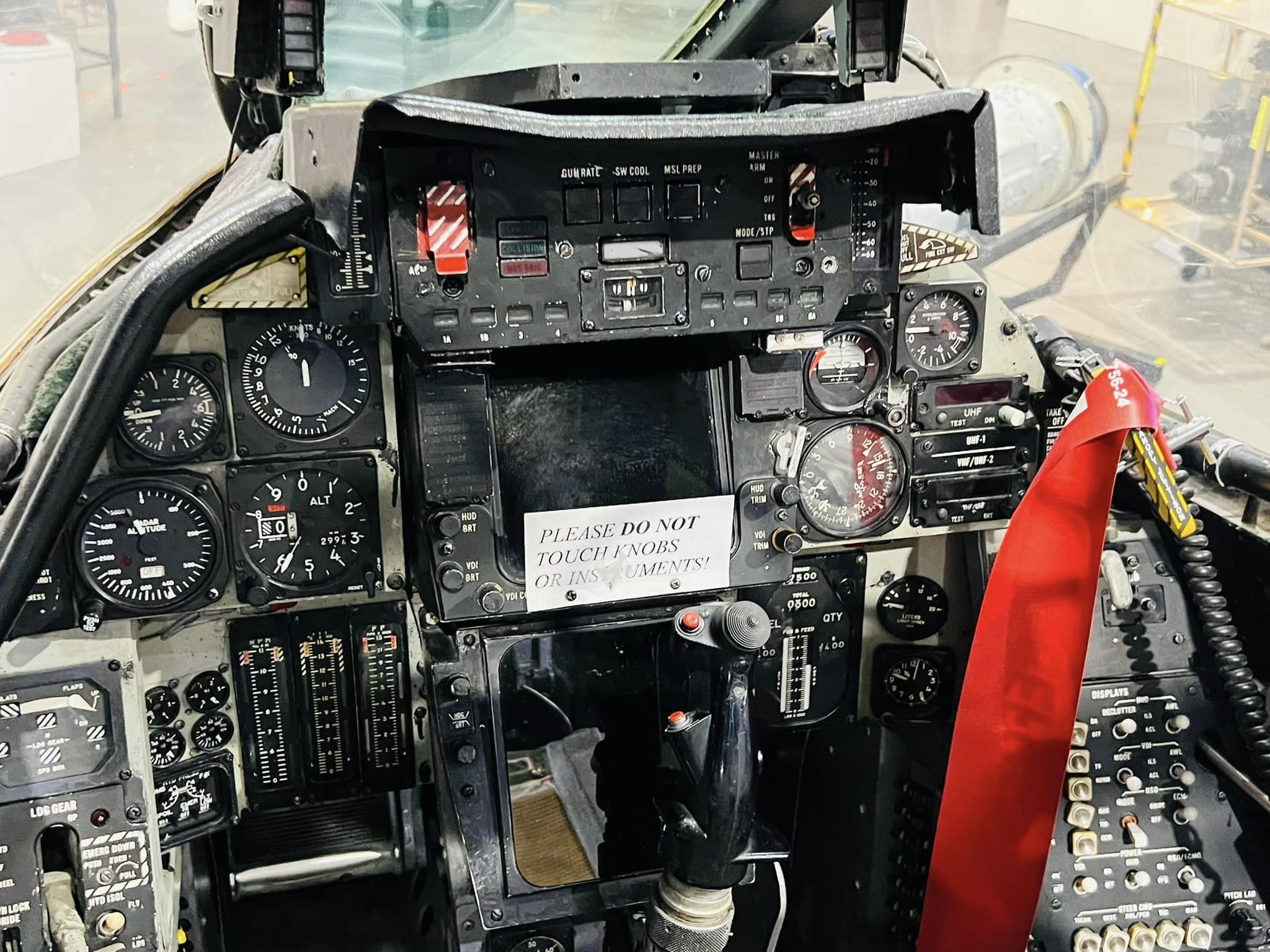 战机欣赏:f-14雄猫战斗机座舱欣赏