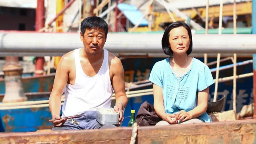 这部银熊奖「圣人婊」:儿子被人害死,第一时间会是原谅凶手吗?