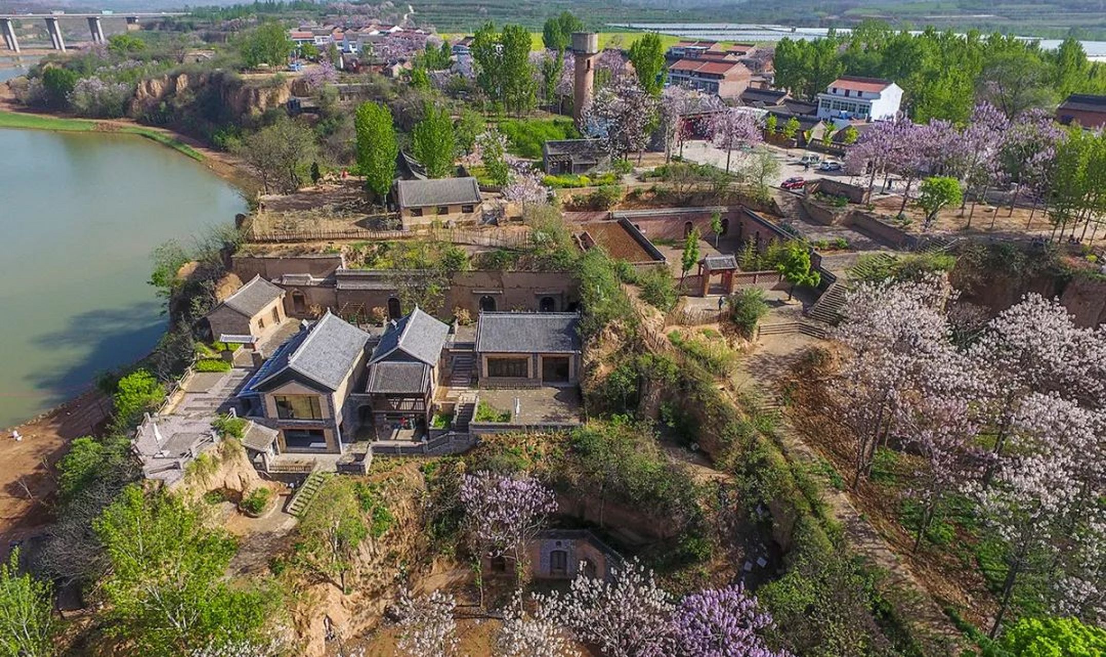 莫沟村位于太行山之南,黄河之北,西临二广高速,隶属于河南省孟州市西