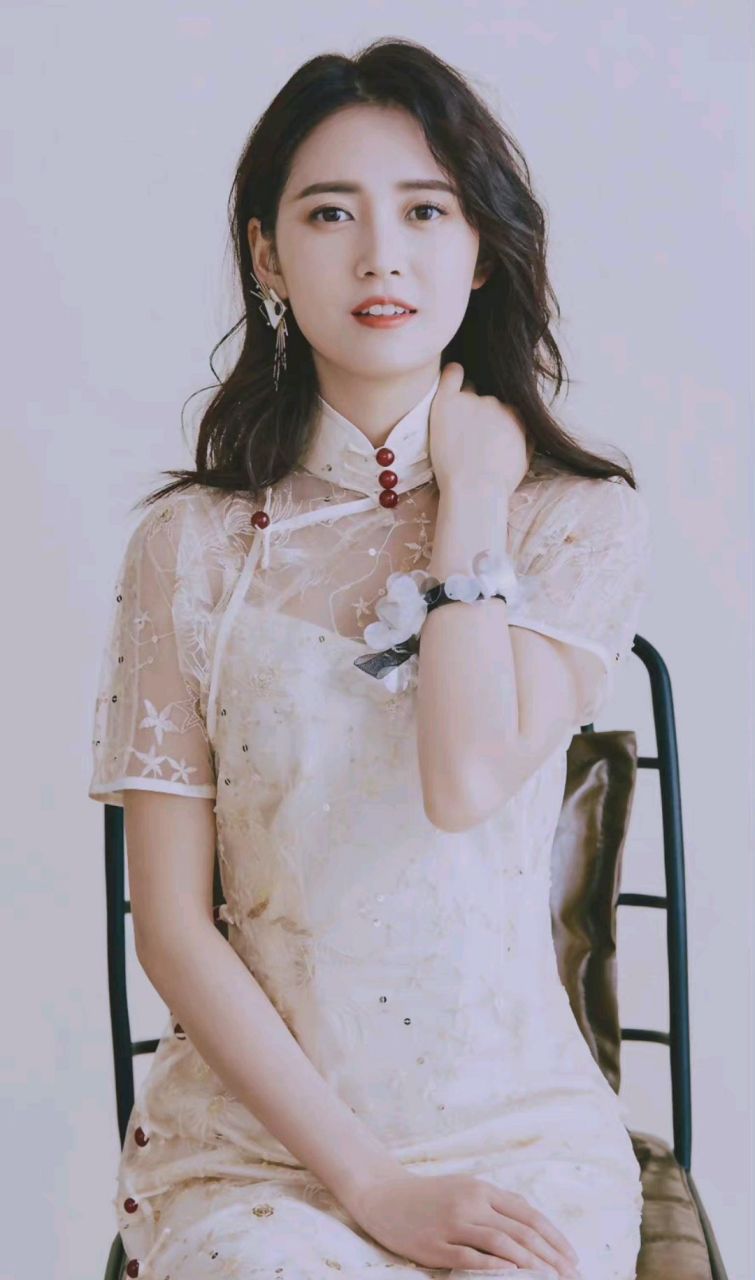 陈钰琪穿旗袍还真是好看