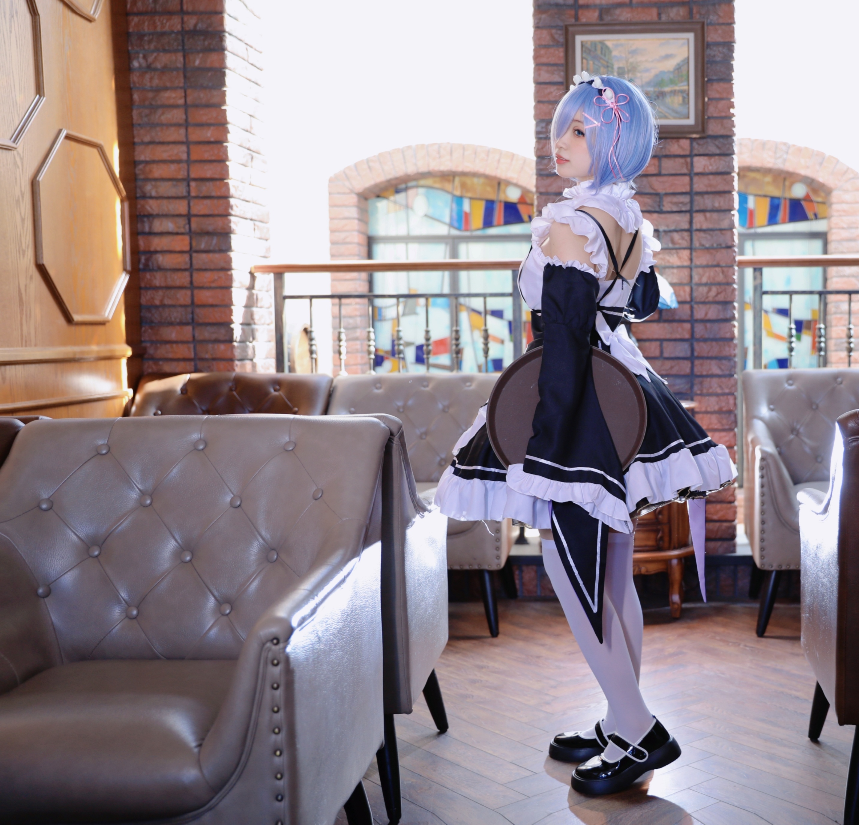 雷姆cos,像这样可爱的"白丝"女仆,谁会不想要呢?