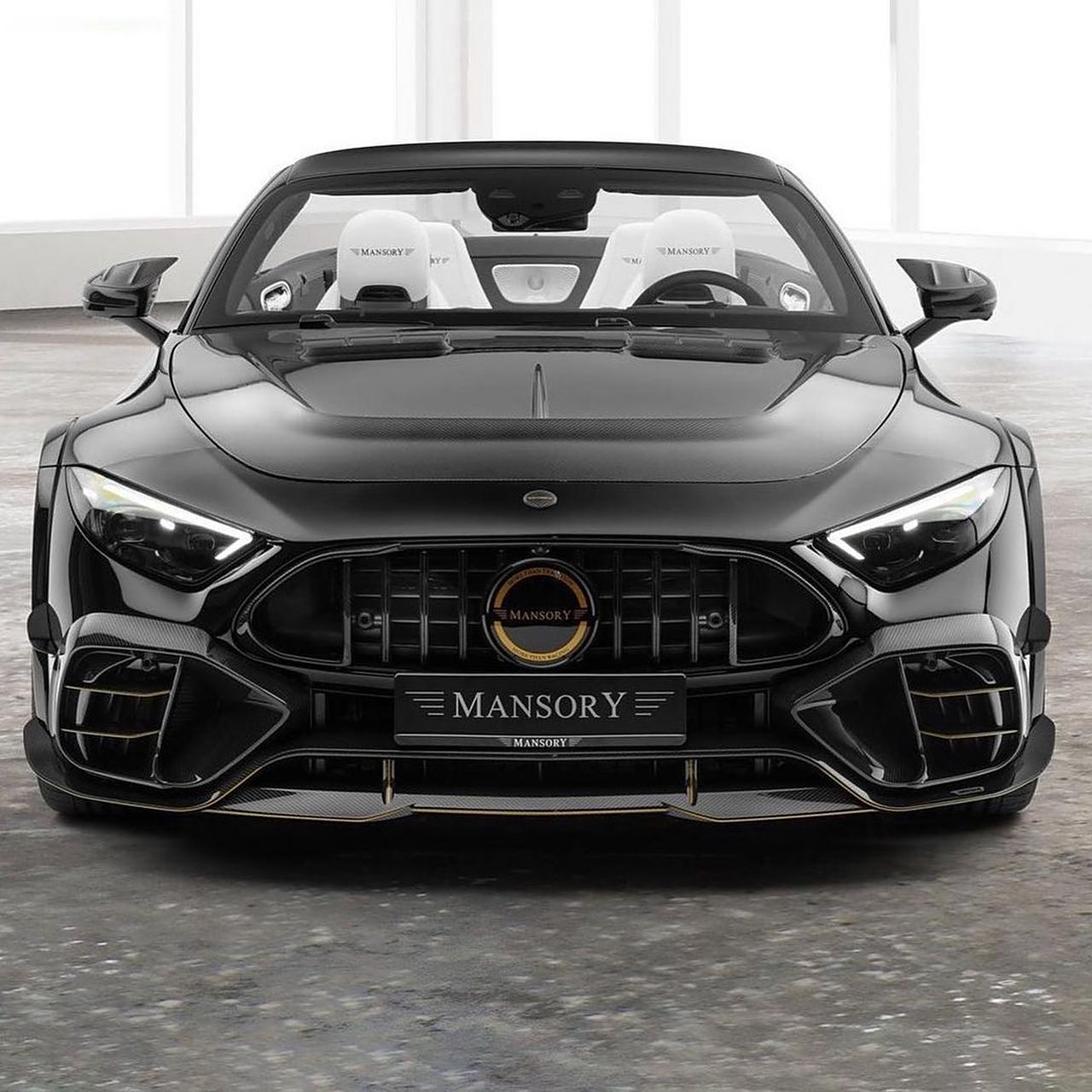 梅赛德斯#奔驰# amg sl63 p850是一辆高性能精内饰的豪华敞篷跑车,它