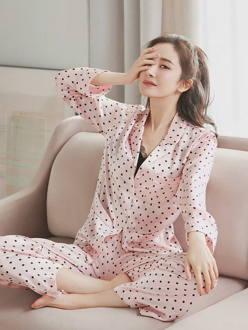 杨幂内衣广告!#女明星# #娱圈新动向# #美女