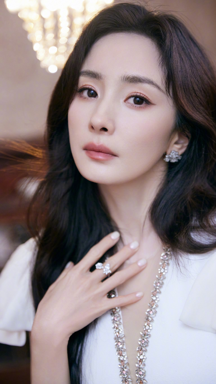 杨幂# 人活一世,每个人都有对生活的美好追求和向往.