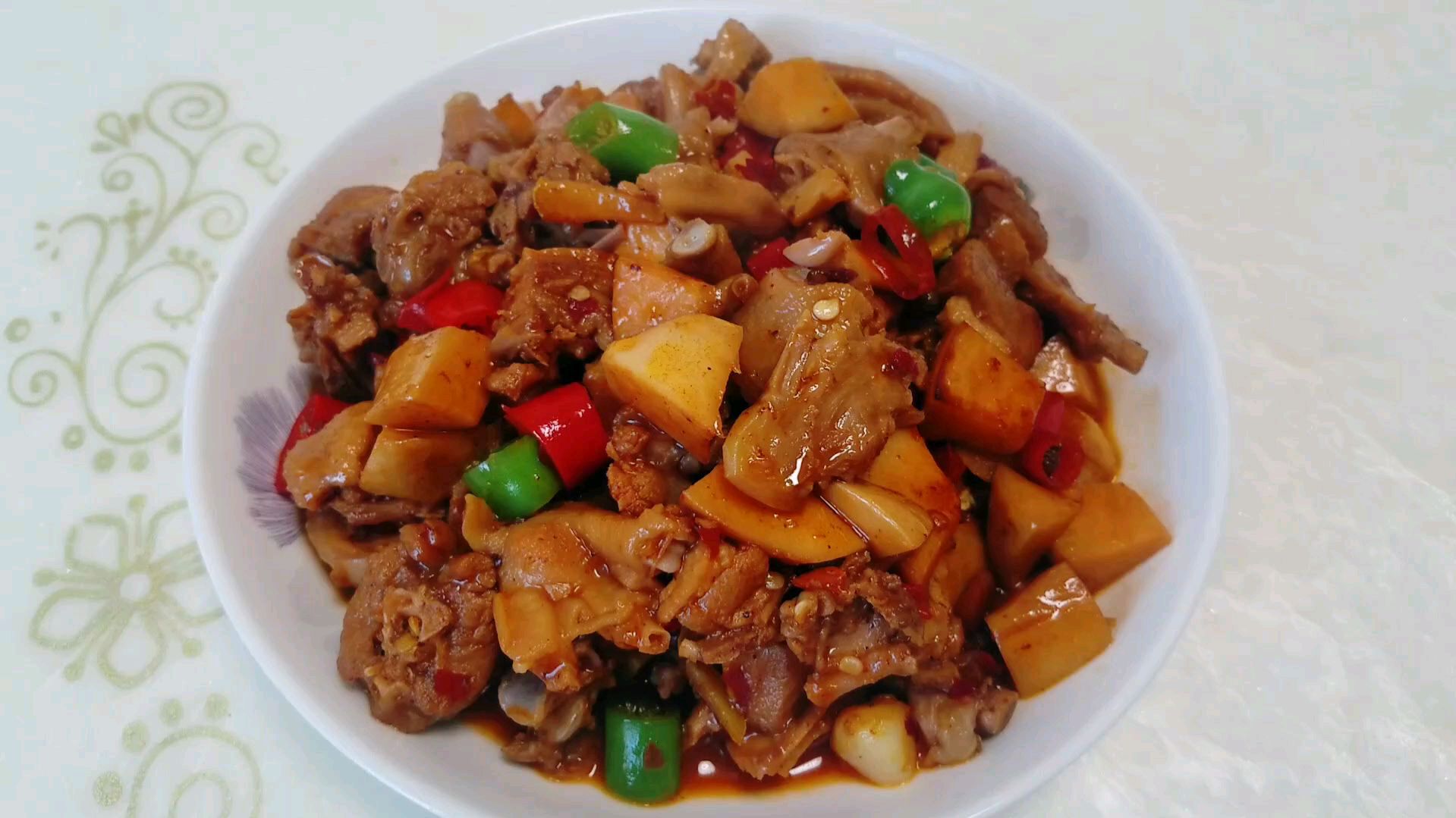 夏日美食啤酒烧鸭味道鲜香入味超级下饭色香味俱全