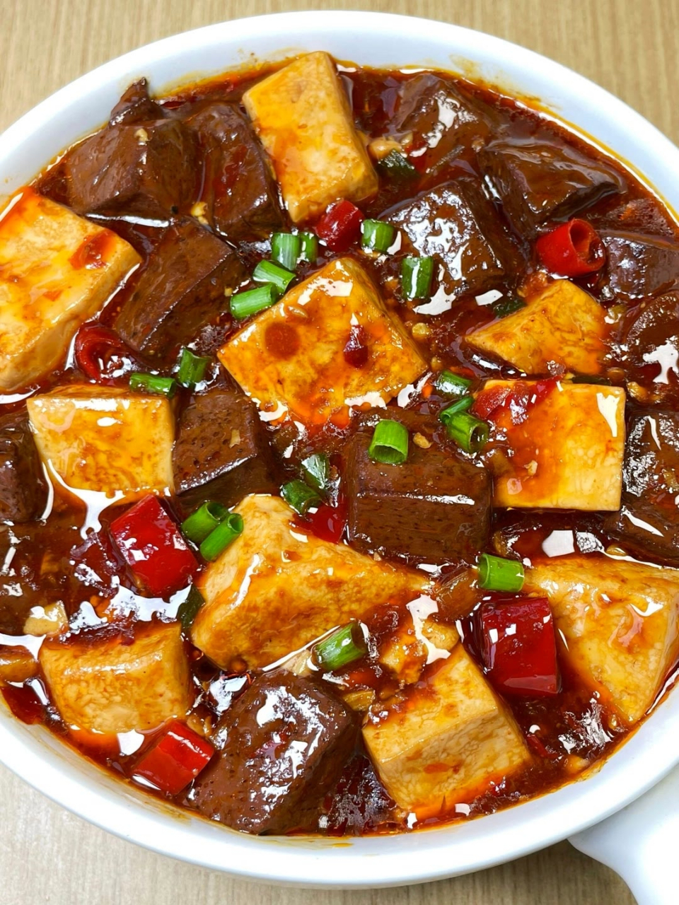 这个猪血豆腐太绝了巨好吃,简单易做,上桌秒光,隔壁小孩都馋哭了,赶快