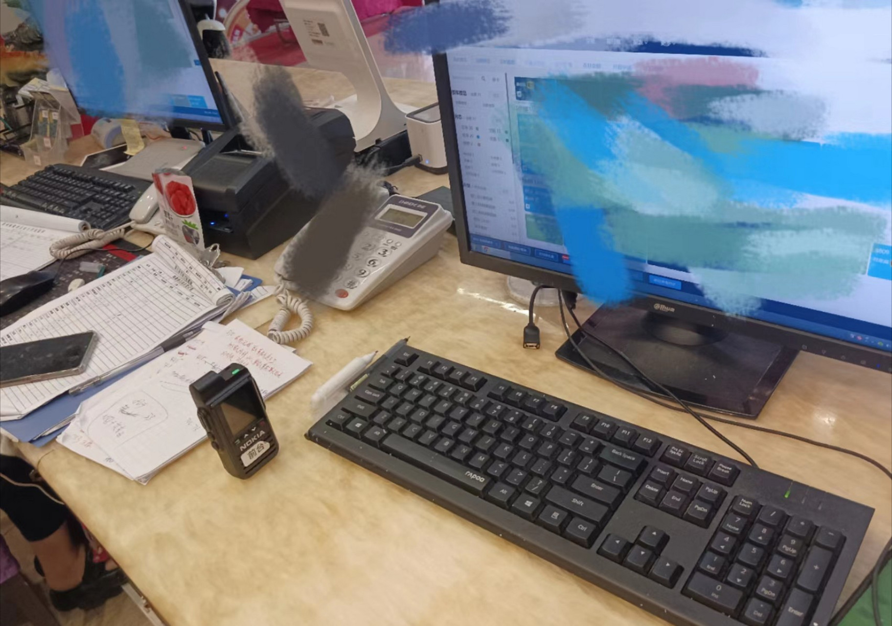 酒店前台真的是一个很神奇的工作,在工作中能遇到各种各样的人和事