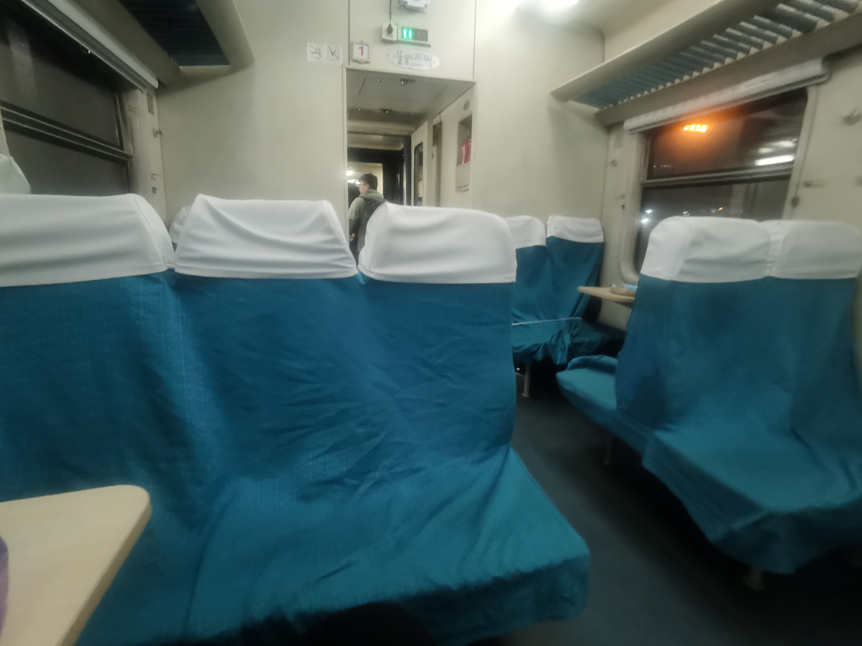 没有人啊,绿皮车,长途车,硬座变硬卧