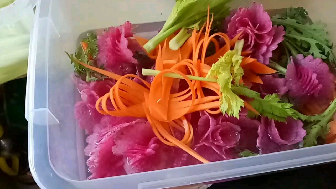 酒店简单盘饰,看上两遍就能学会,让你的菜品更上一个档次