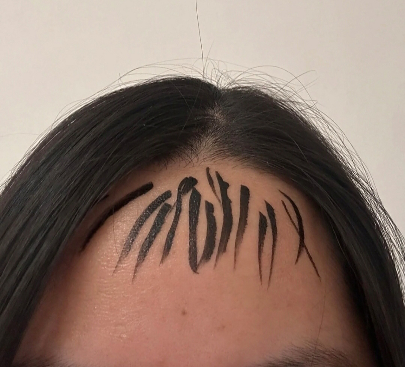 男朋友喝多后,嫌我秃,给我画的刘海.#搞笑