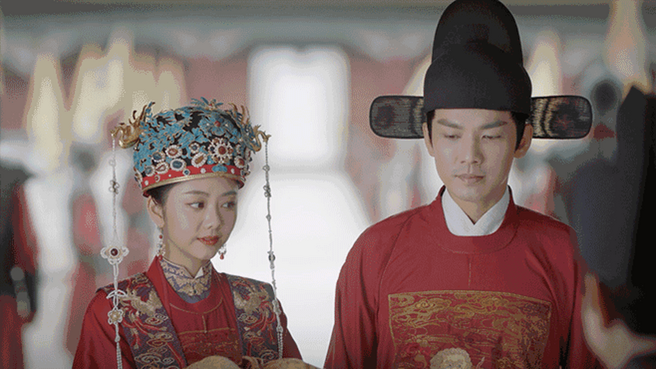 谭松韵红色朝服造型# 《锦心似玉》十一娘与侯爷一起进宫,这套红色朝