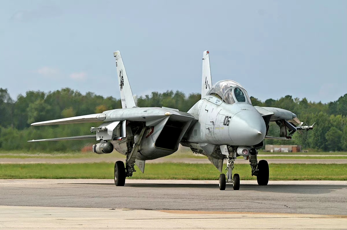 战机欣赏:美国海军 f-14d超级雄猫战斗机