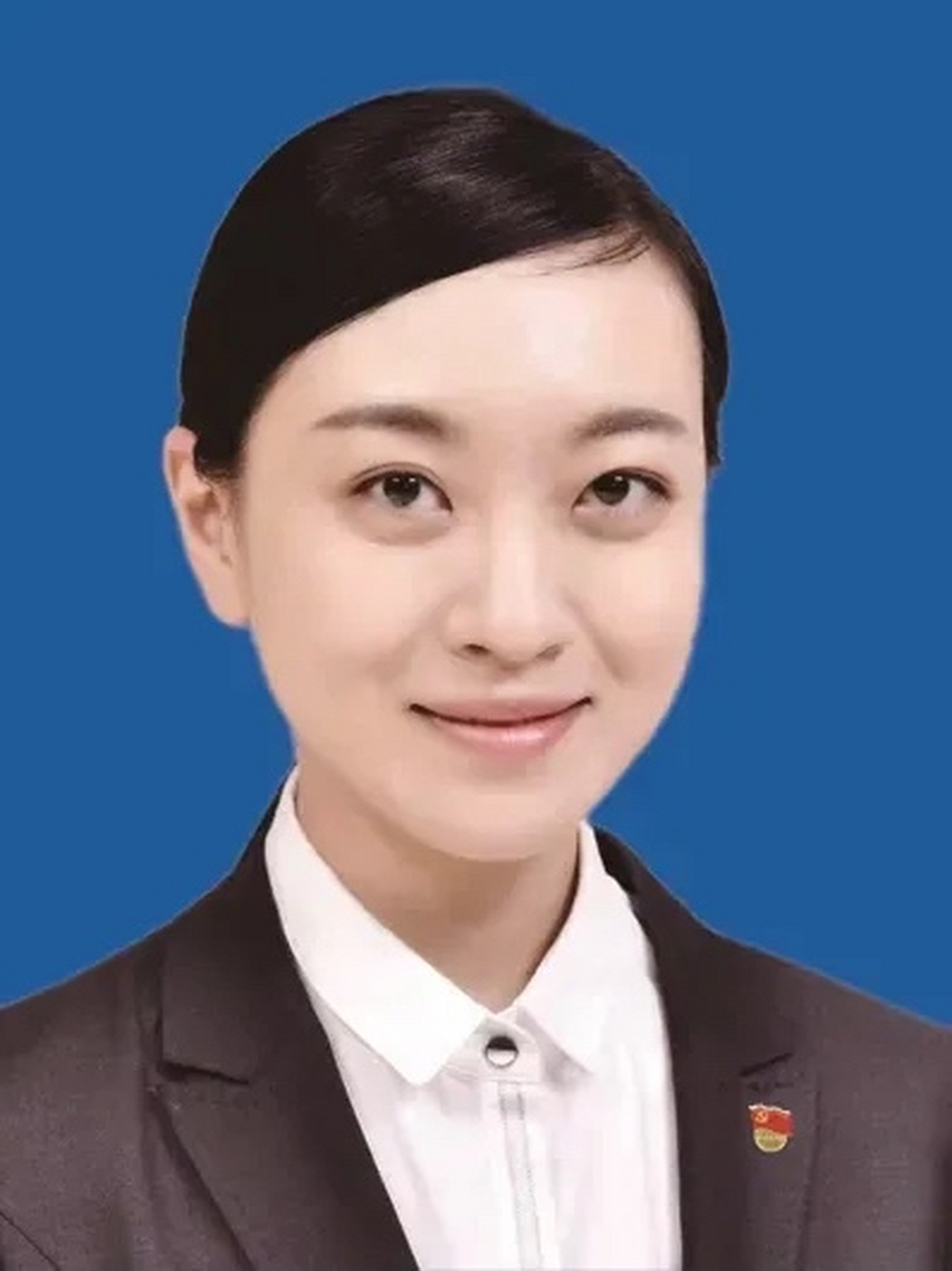 怀来县长张琪,现年36岁,25岁上班,28岁副处,34岁任县长.