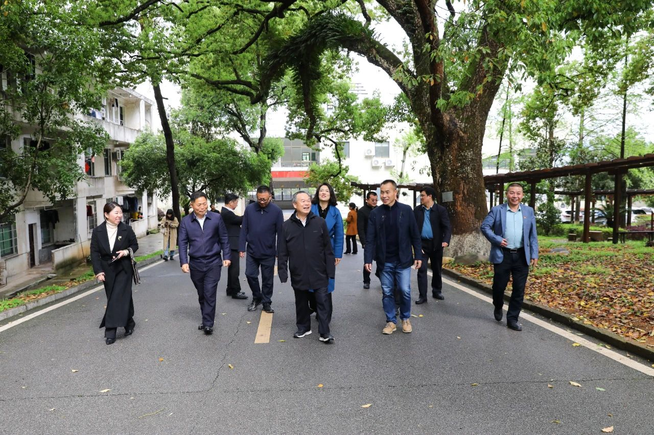 周其鳳院士回母校瀏陽三中(組圖)