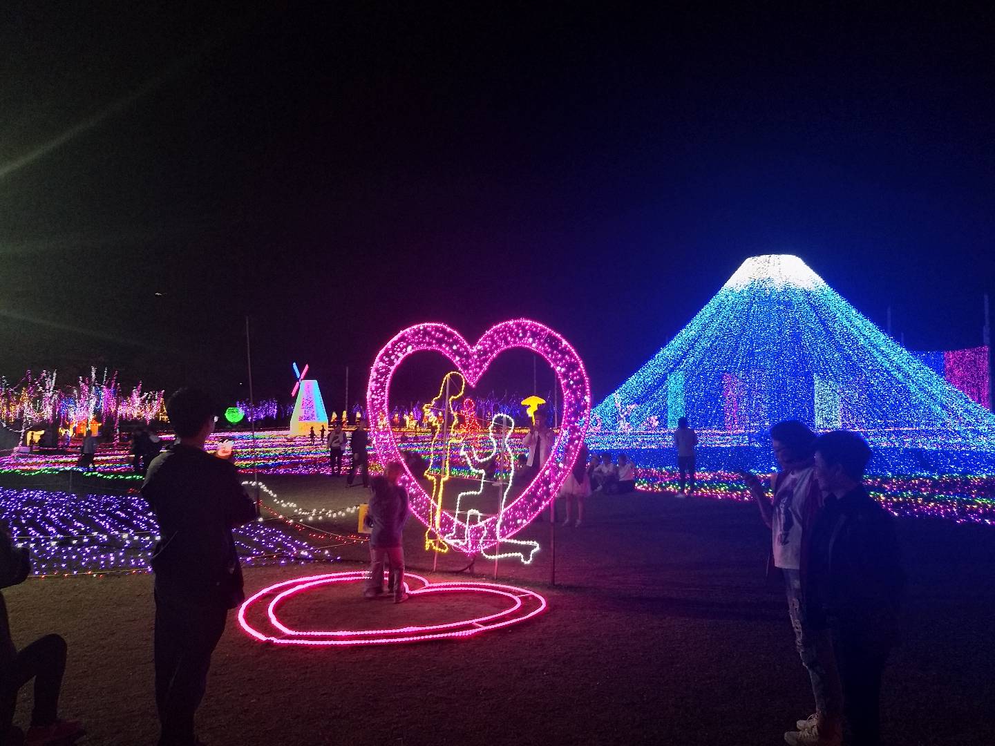 深圳海上田园的夜景