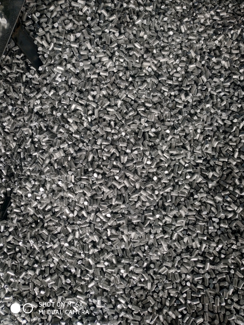 掌握长江铝锭价格行情涨跌,可以及时组织产品销售