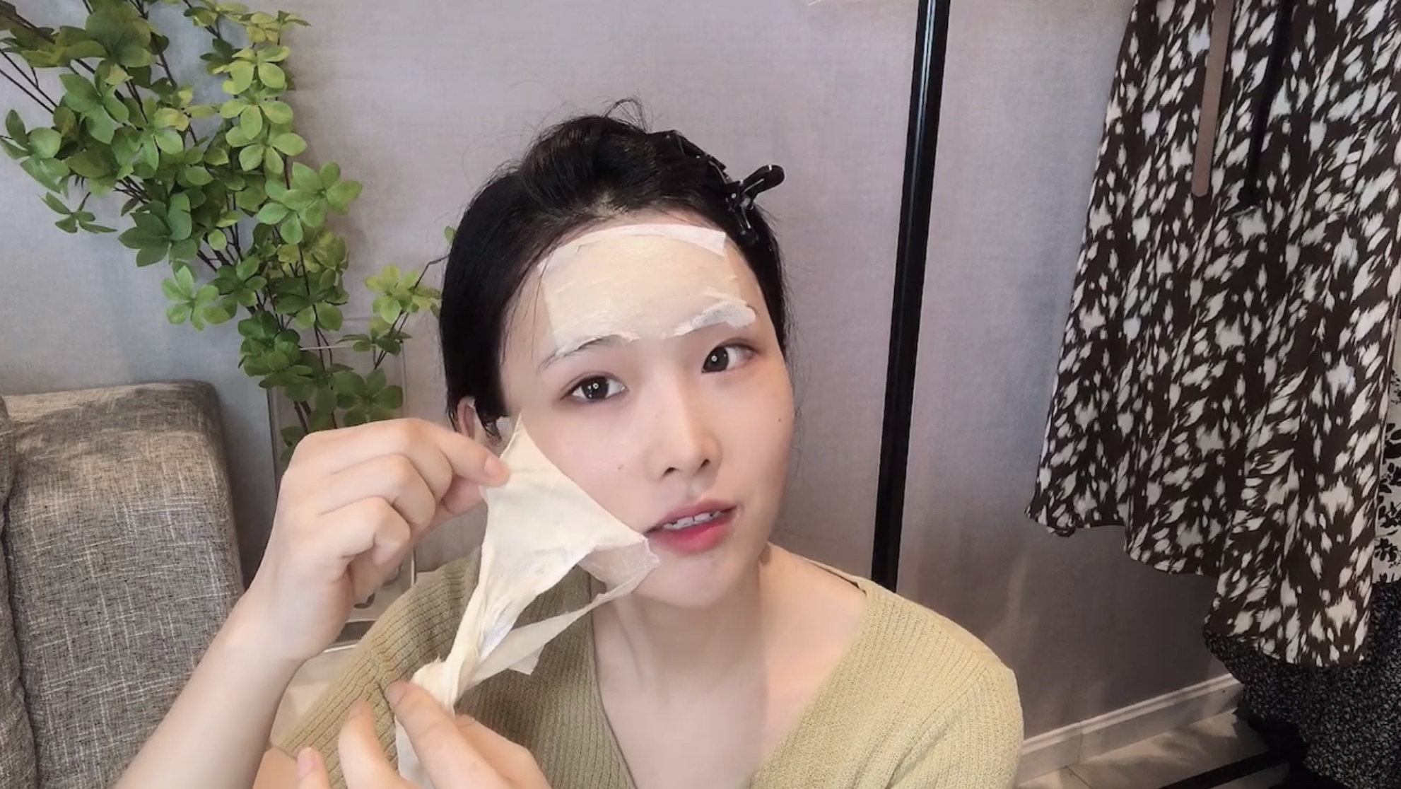 蛋清加面粉竟然可以做面膜?收缩毛孔效果意外的好!一次2元成本