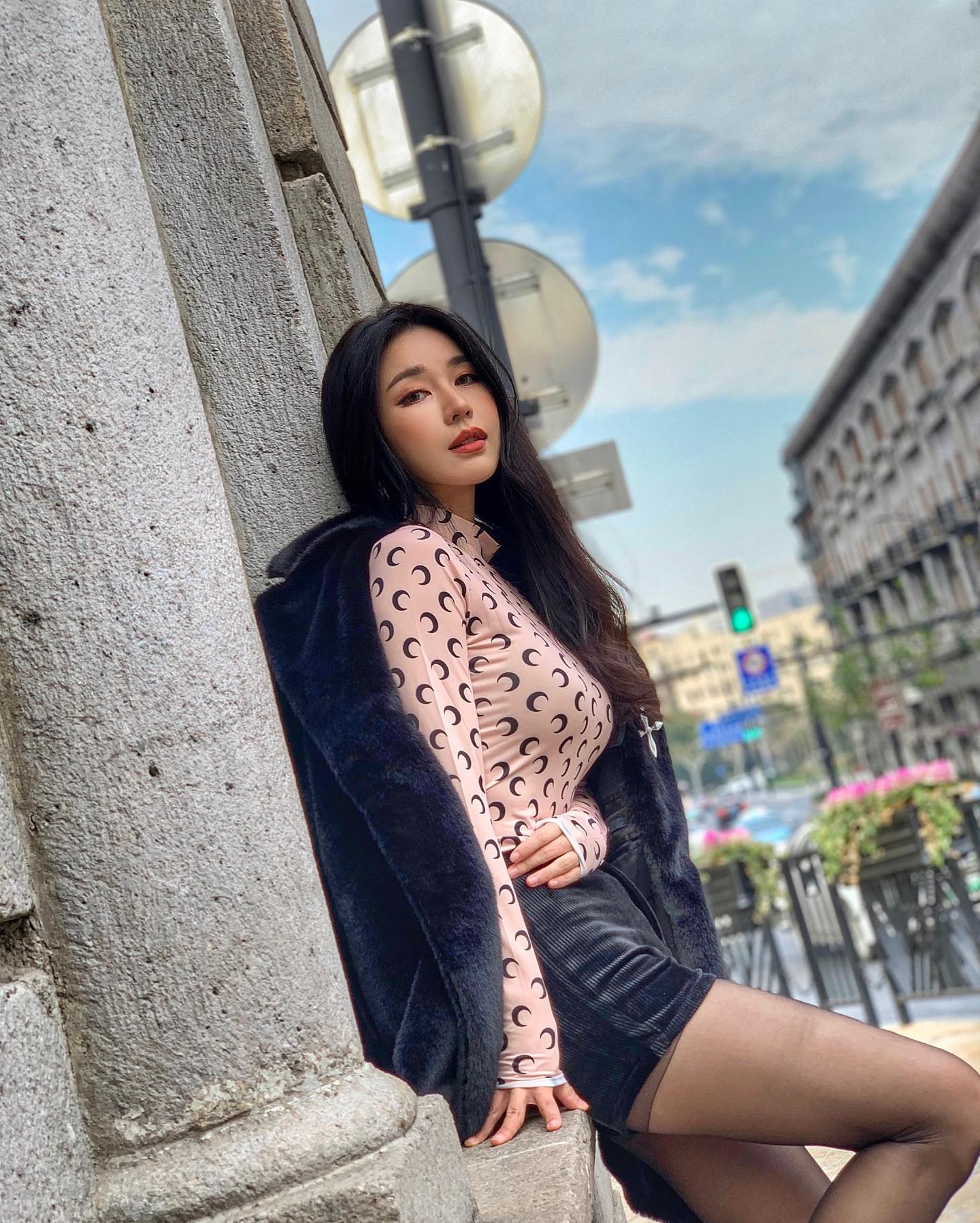 美女图集:韩国dj女神siena(朴诗贤),靓丽的长相,火辣的身材