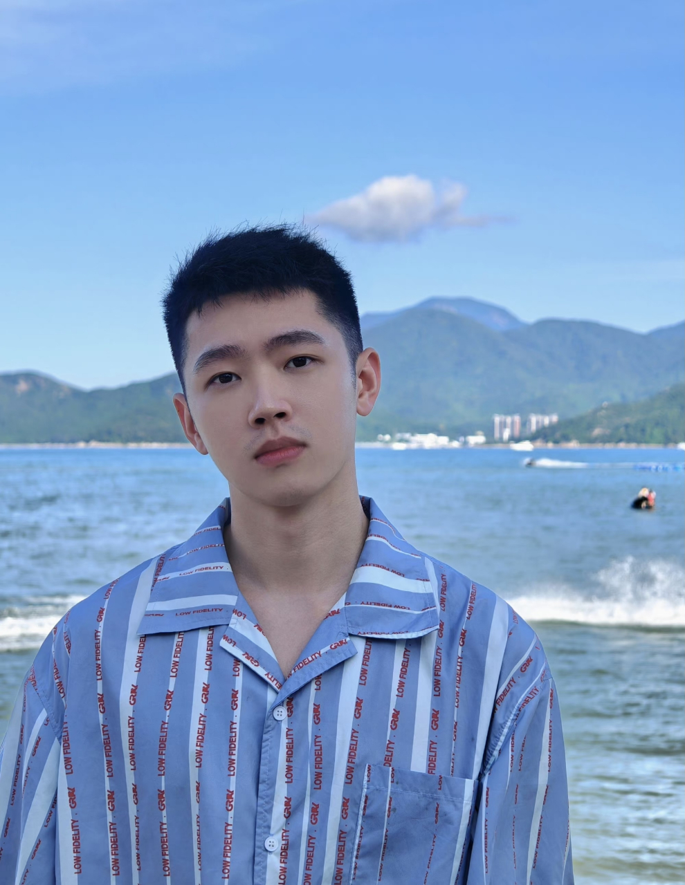 更喜欢前两张清纯可爱#帅哥