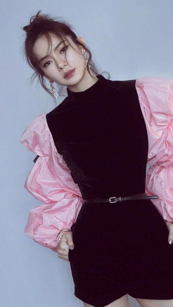 戚薇—霸气姐的邪魅眼神你挡得住吗!