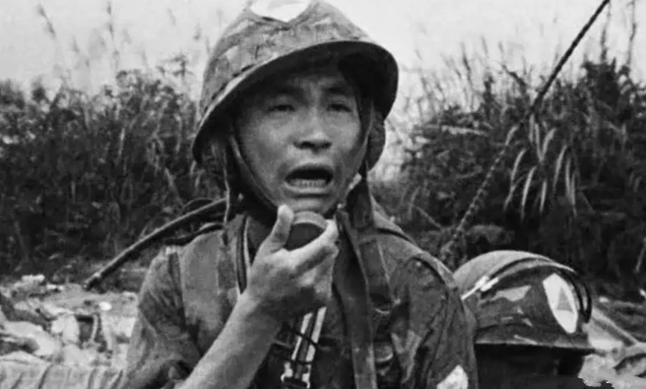 照片里的这位名叫马权斌,战斗英雄,突击队队长.