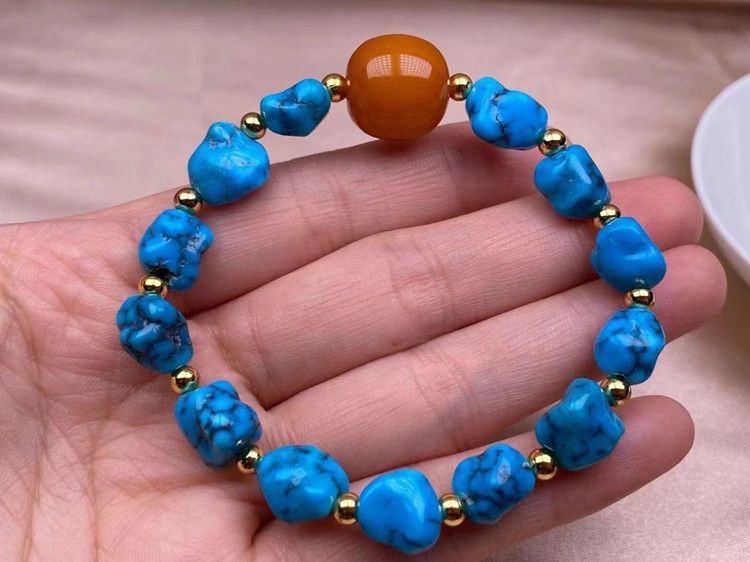 原石之美,绿松石随形手串