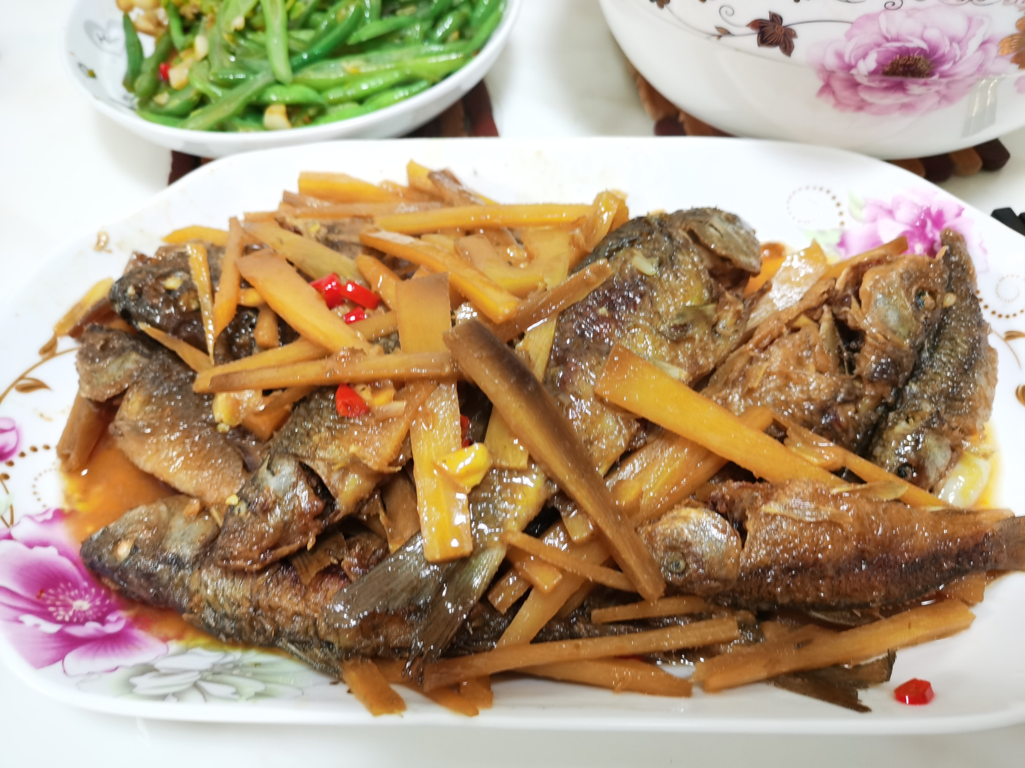 酸笋禾花鱼的做法