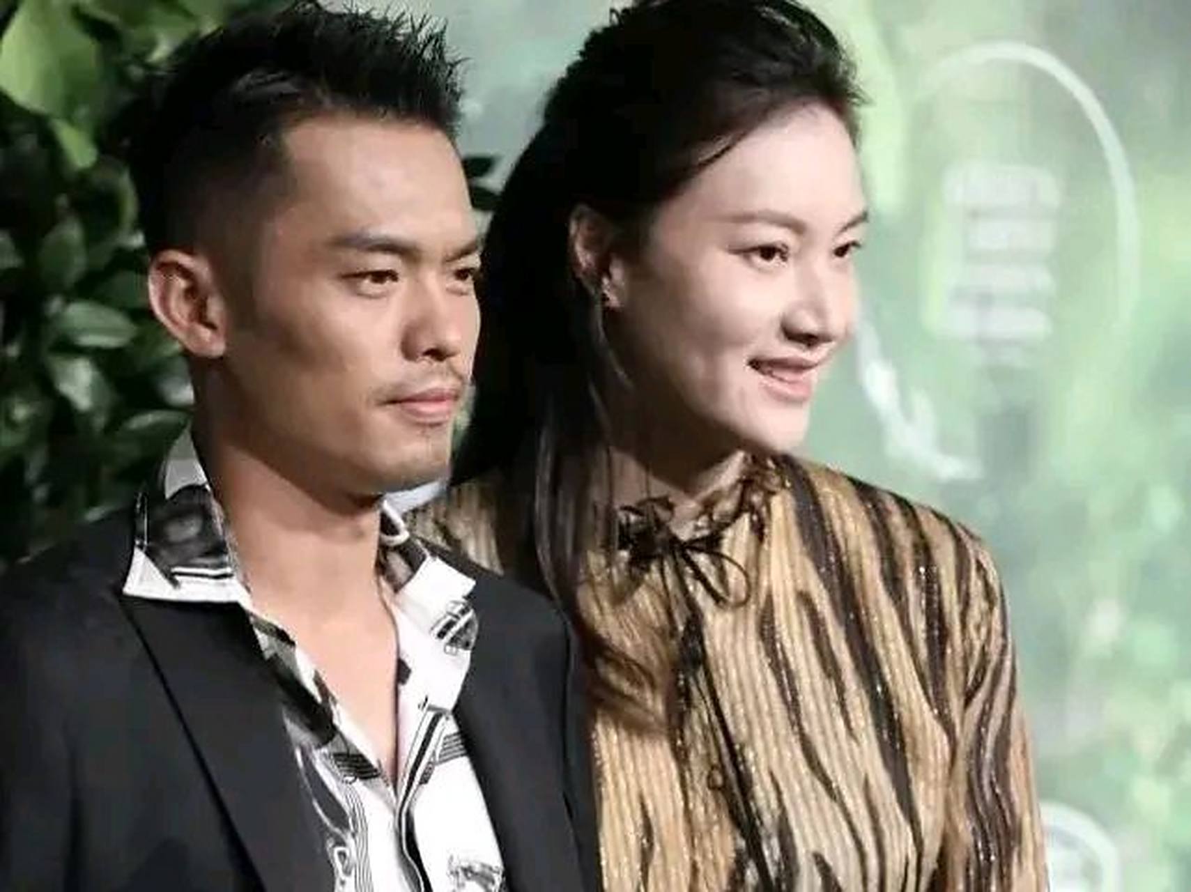 2016年,33岁的林丹在35岁妻子谢杏芳怀孕期间,出 轨了长腿嫩模赵雅淇