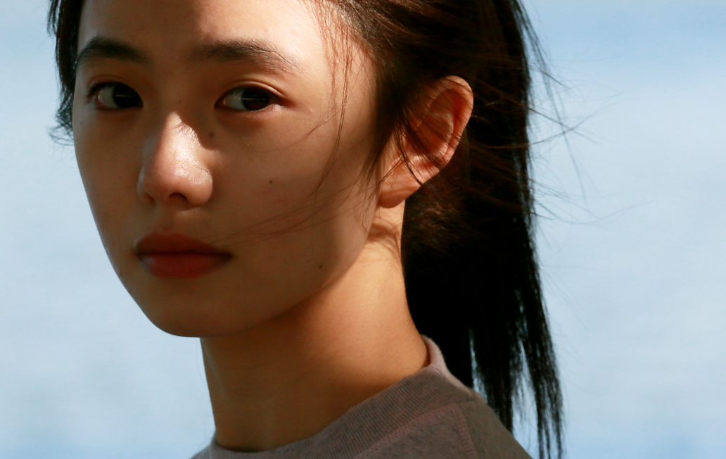 谋女郎刘浩存被曝背景强大,获张艺谋力捧,本尊回应却彰显高情商