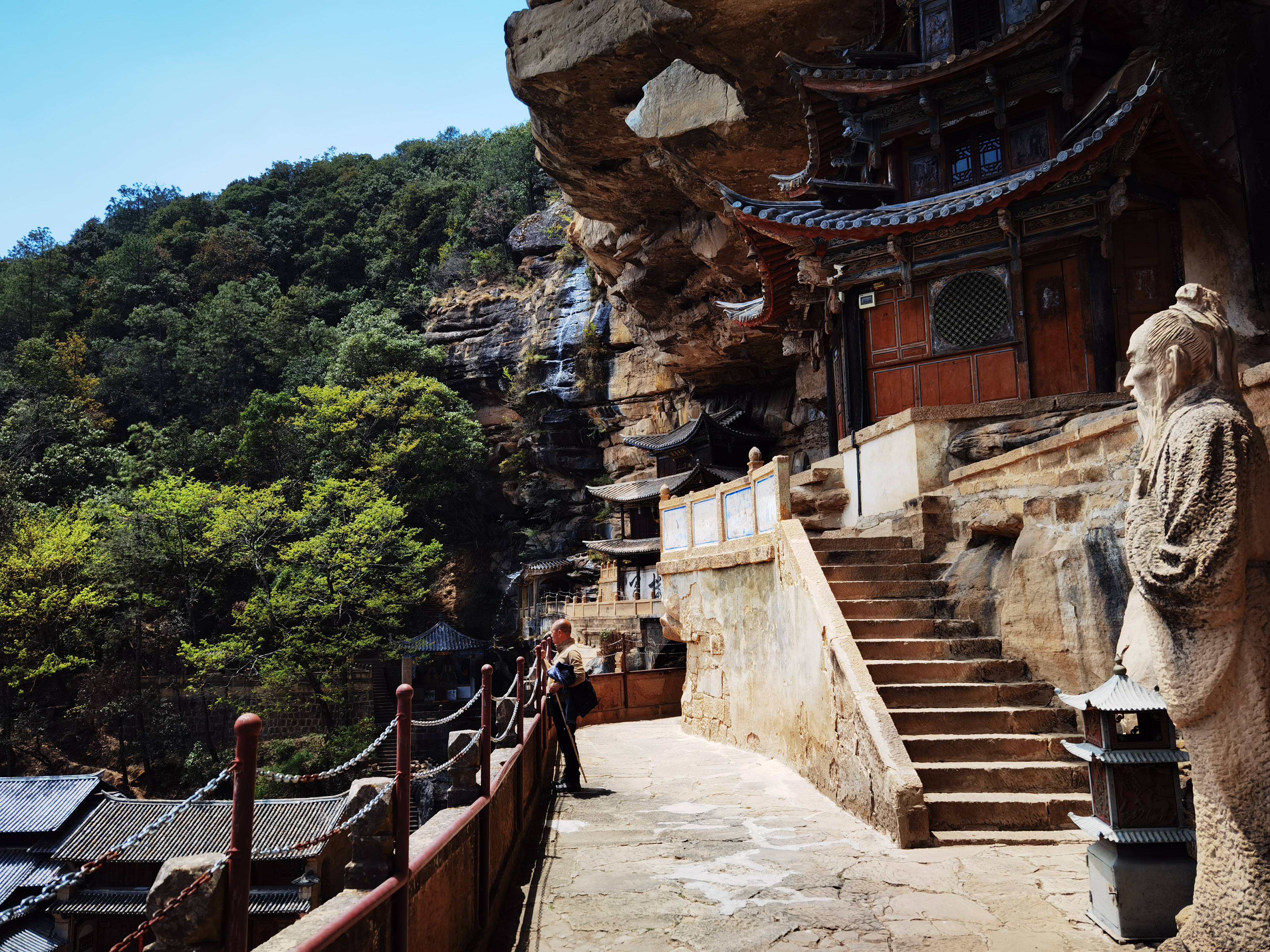 剑川石宝山金顶寺登顶