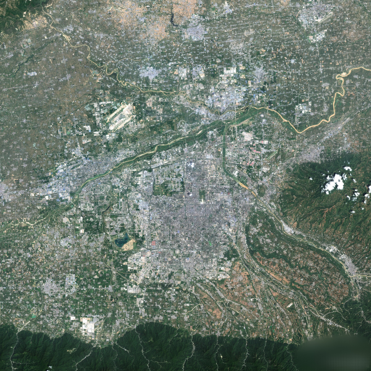 西安市最新的卫星影像[云喝酒](原图查看)  垮河发展,正当其时!