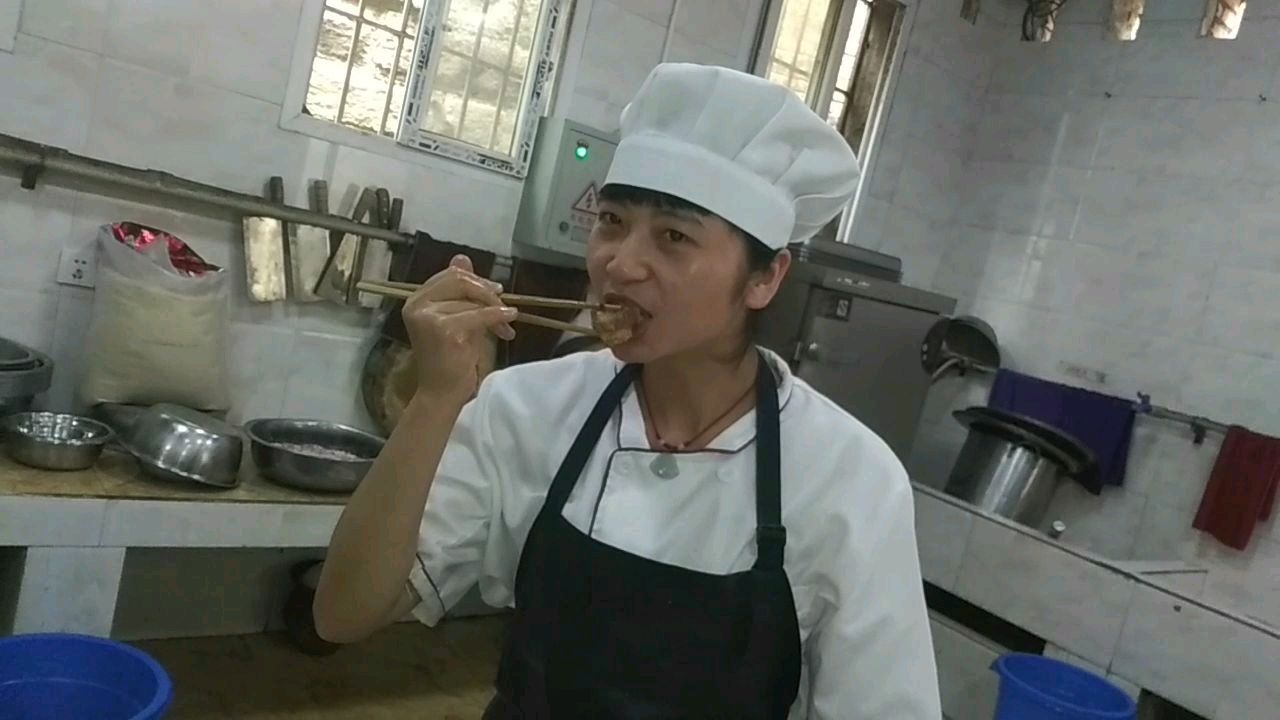 麻辣红烧排骨这样做才够味,还没煮耙姐妹们抢着吃,值得点赞