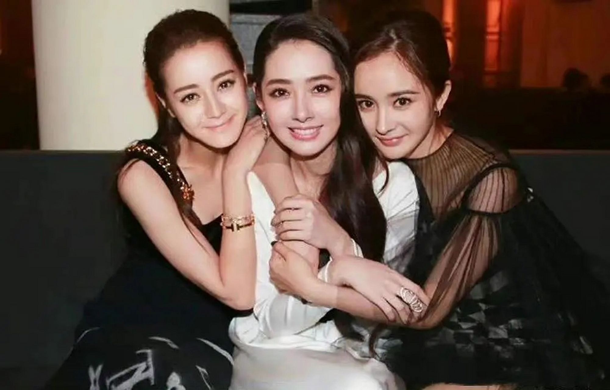 娱乐最前沿# #杨幂# #迪丽热巴