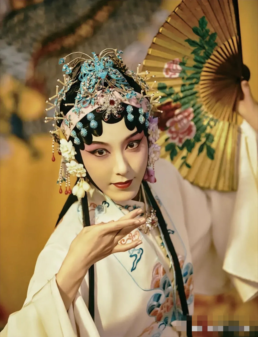 中戏校花曾黎,昆曲传人李沁,戏曲扮相好绝 说起戏曲,内娱明星里边最先