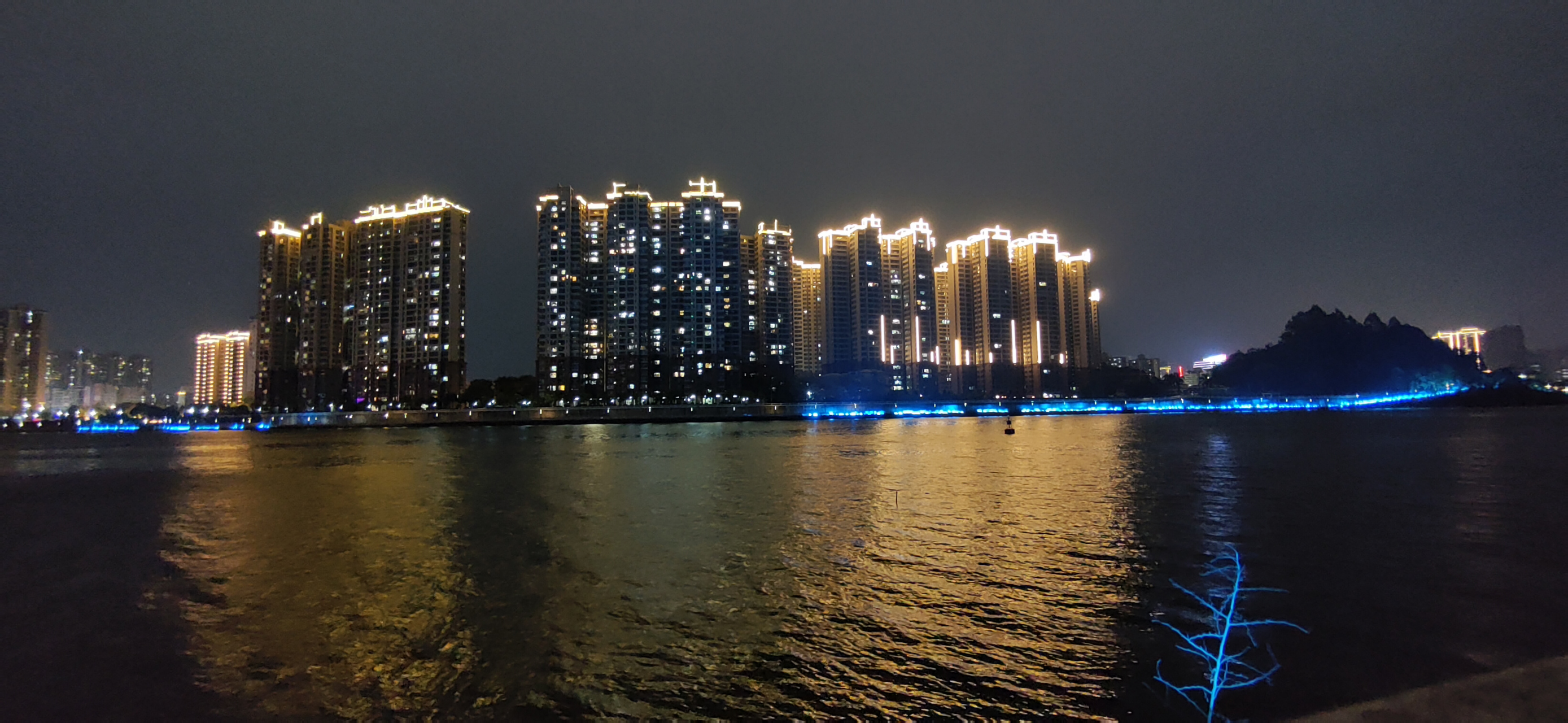 四会一河两岸建设太漂亮了,其中一个值得观看的景点就是"姚沙大桥"