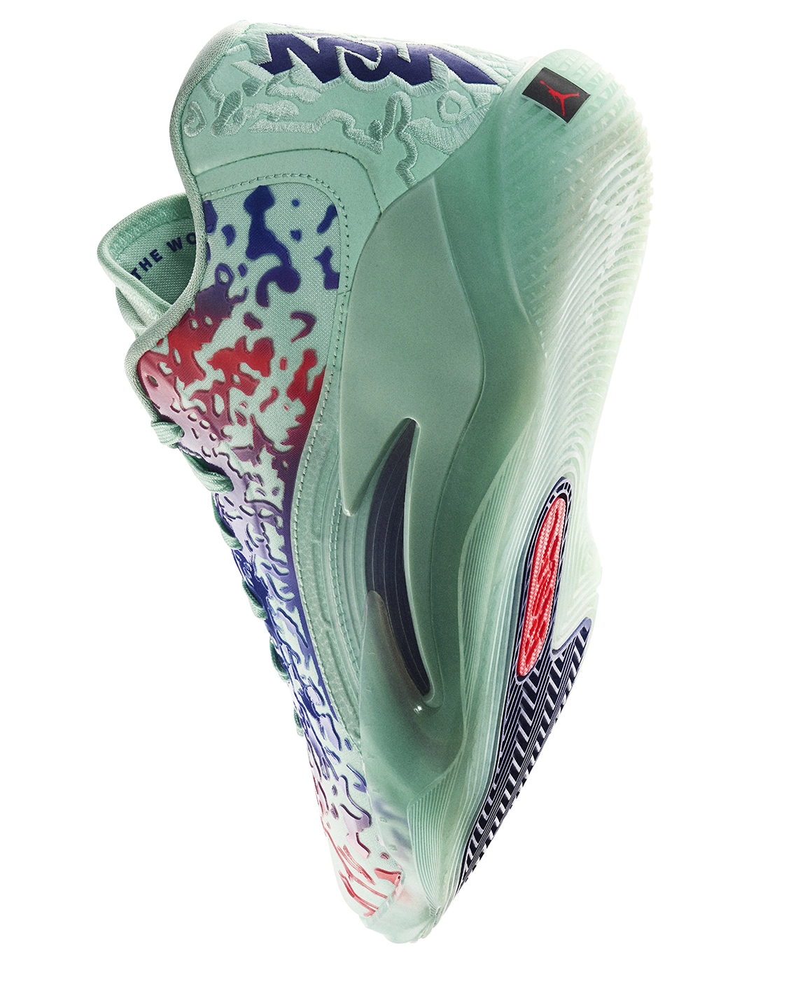 zion williamson 的第三款签名鞋 jordan zion 3 亮相