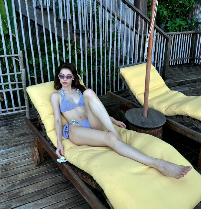 钟楚曦:泳装之下的惊艳与美与美丽