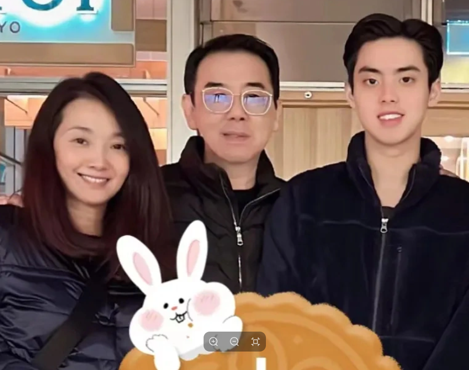 港星许秋怡内地商演月赚百万,和丈夫结婚21年没领证,孩子都大了