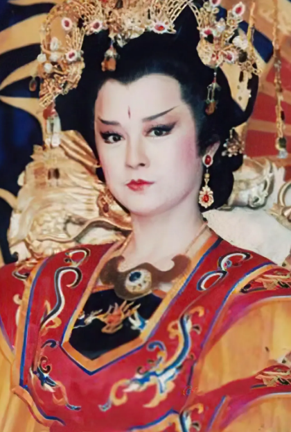 潘迎紫:36岁演武则天出名,未结婚未生育,是70岁的"不老妖精"